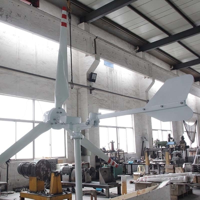 Equipo entero de alto rendimiento blanco de la turbina de viento de la casa del generador de viento 220V 70KW