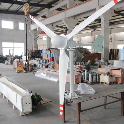 Generador de turbina horizontal de viento del estilo moderno 3KW 5KW 48V 96V 220V para el uso en el hogar